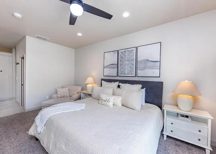 New Clean Modern Spacious *