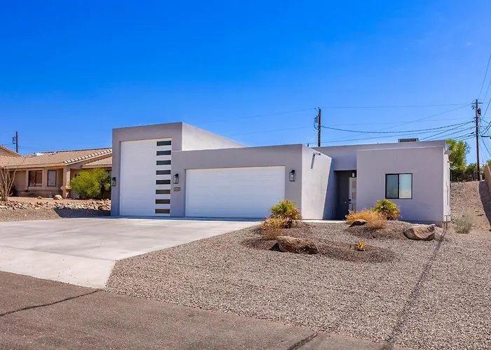 New Clean Modern Spacious